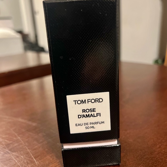 Tom Ford Rose D’Amalfi Eau de Parfum 50ml / 1.7oz - Picture 2 of 4